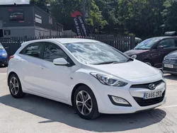 White Used 2016 Hyundai i30 SE Hatchback | £6,995 (Good price)