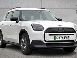 White Used 2024 Mini Countryman Classic SUV | £30,295 (Fair price)