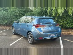 Metallic denim blue Used 2015 Toyota Auris Hybrid Business Edition Hatchback | £10,450 (Fair price)