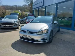 Reflex silver Used 2018 VW Golf VII SE Hatchback | £17,499 (Fair price)