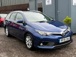 Blue Used 2015 Toyota Auris Business Edition Estate | £6,450 (Fair price)