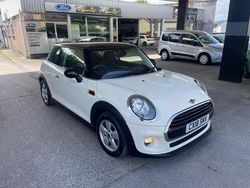 White Used 2018 Mini Cooper Hatch Hatchback | £6,995 (Good price)