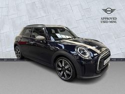 Black Used 2022 Mini Cooper Exclusive Hatchback | £18,823 (Fair price)