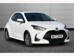 White Used 2022 Toyota Yaris Hybrid Hatchback | £16,995 (Fair price)