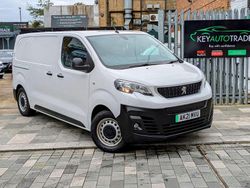 White Used 2021 Peugeot e-Expert Van | £12,000 (Fair price)