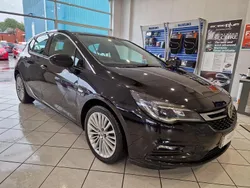 Black Used 2017 Vauxhall Astra Elite Hatchback | £6,000 (Fair price)