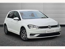 White Used 2018 VW Golf VII SE Hatchback | £11,171 (Fair price)