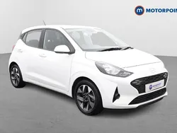 White Used 2024 Hyundai i10 Advanced Hatchback | £14,249 (Fair price)