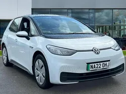 Glacier white metallic black Used 2022 VW ID.3 Pro Hatchback | £14,694 (Fair price)