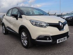 White Used 2014 Renault Captur Dynamique SUV | £6,875 (Fair price)