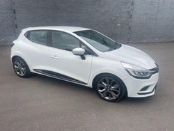 White Used 2017 Renault Clio IV Dynamique Hatchback | £4,995 (Fair price)