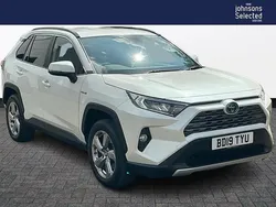 White Used 2019 Toyota RAV4 Hybrid Design SUV | £21,995 (Fair price)