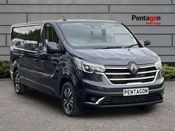 Grey New 2025 Renault Trafic Van | £41,025