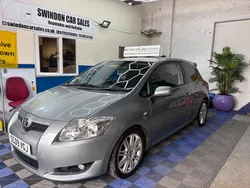 Silver Used 2009 Toyota Auris SR Hatchback | £4,125 (Good price)