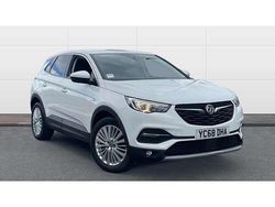 White Used 2018 Vauxhall Grandland X SUV | £9,481 (Fair price)