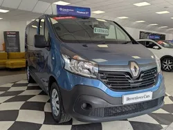 Blue Used 2018 Renault Trafic Van | £15,995 (Expensive)