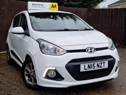 White Used 2015 Hyundai i10 Premium Hatchback | £6,275 (Fair price)