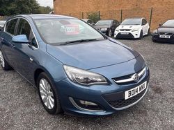 Blue Used 2014 Vauxhall Astra Elite Hatchback | £3,995 (Fair price)