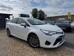 White Used 2015 Toyota Avensis Sedan | £6,495 (Fair price)