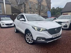 White Used 2018 MG ZS Excite Sedan | £9,295 (Fair price)