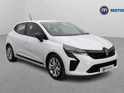 Used 2025 Renault Clio V Evolution Hatchback | £15,499 (Good price)