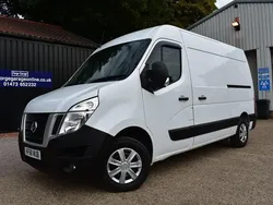White Used 2018 Nissan NV400 SE Van | £7,495 (Fair price)