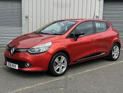 Red Used 2016 Renault Clio IV Dynamique Hatchback | £5,100 (Good price)