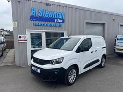 White Used 2020 Peugeot Partner MPV | £9,995 (Fair price)
