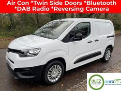 White Used 2023 Toyota Proace City City MPV | £12,995 (Super price)