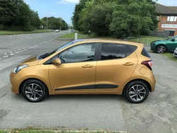 Orange Used 2017 Hyundai i10 Premium Hatchback | £7,995 (Fair price)