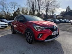 Red/black Used 2021 Renault Captur Version S SUV | £13,995 (Fair price)