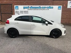 White Used 2015 Kia Rio 2 Hatchback | £6,475 (Fair price)