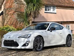 Pearlescent wite Used 2016 Toyota GT86 GT Coupe | £16,995 (Good price)