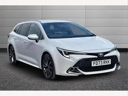 Platinum pearl white Used 2023 Toyota Corolla Sport Estate | £25,199 (Fair price)