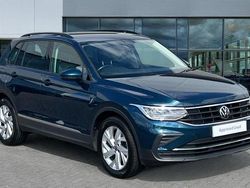 Nightshade blue metallic Used 2022 VW Tiguan Life SUV | £18,897 (Fair price)