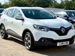 White Used 2016 Renault Kadjar Dynamique SUV | £4,980 (Good price)