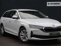 Moon white metallic New 2025 Skoda Octavia SE Technology Estate | £22,295 (Fair price)