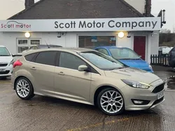 Silver Used 2015 Ford Focus Zetec Hatchback | £9,499 (Fair price)