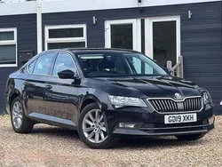 Black Used 2019 Skoda Superb SE Hatchback | £7,889 (Fair price)