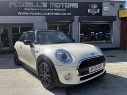Pepper white Used 2016 Mini Cooper Hatch Hatchback | £9,995 (Fair price)