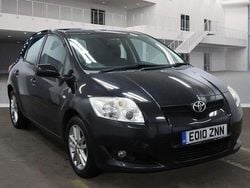 Black Used 2010 Toyota Auris Hatchback | £2,995 (Good price)