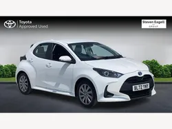 White Used 2022 Toyota Yaris Hybrid Hatchback | £15,749 (Good price)