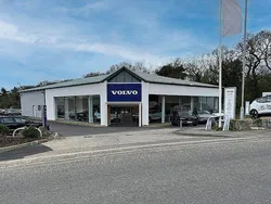 Grey Used 2023 Volvo XC40 Plus SUV | £27,000 (Fair price)