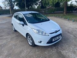 White Used 2011 Ford Fiesta Zetec Hatchback | £2,499 (Fair price)