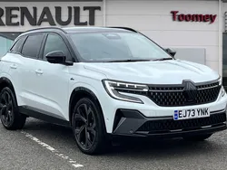 White Used 2023 Renault Austral Iconic Esprit Alpine SUV | £28,495 (Fair price)
