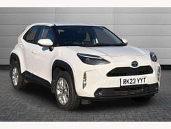 White Used 2023 Toyota Yaris Hybrid SUV | £18,901 (Good price)