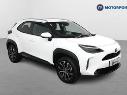 White Used 2022 Toyota Yaris Hybrid Design Estate | £19,999 (Good price)