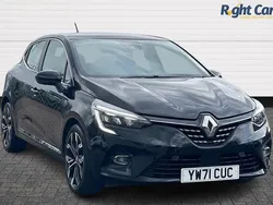 Diamond black Used 2022 Renault Clio V Version S Hatchback | £13,399 (Fair price)
