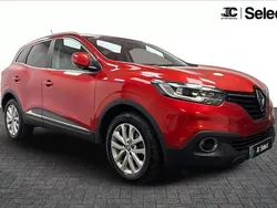 Red Used 2017 Renault Kadjar Dynamique SUV | £9,000 (Fair price)