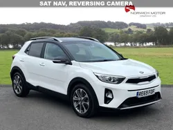 White Used 2019 Kia Stonic 4 SUV | £12,499 (Fair price)